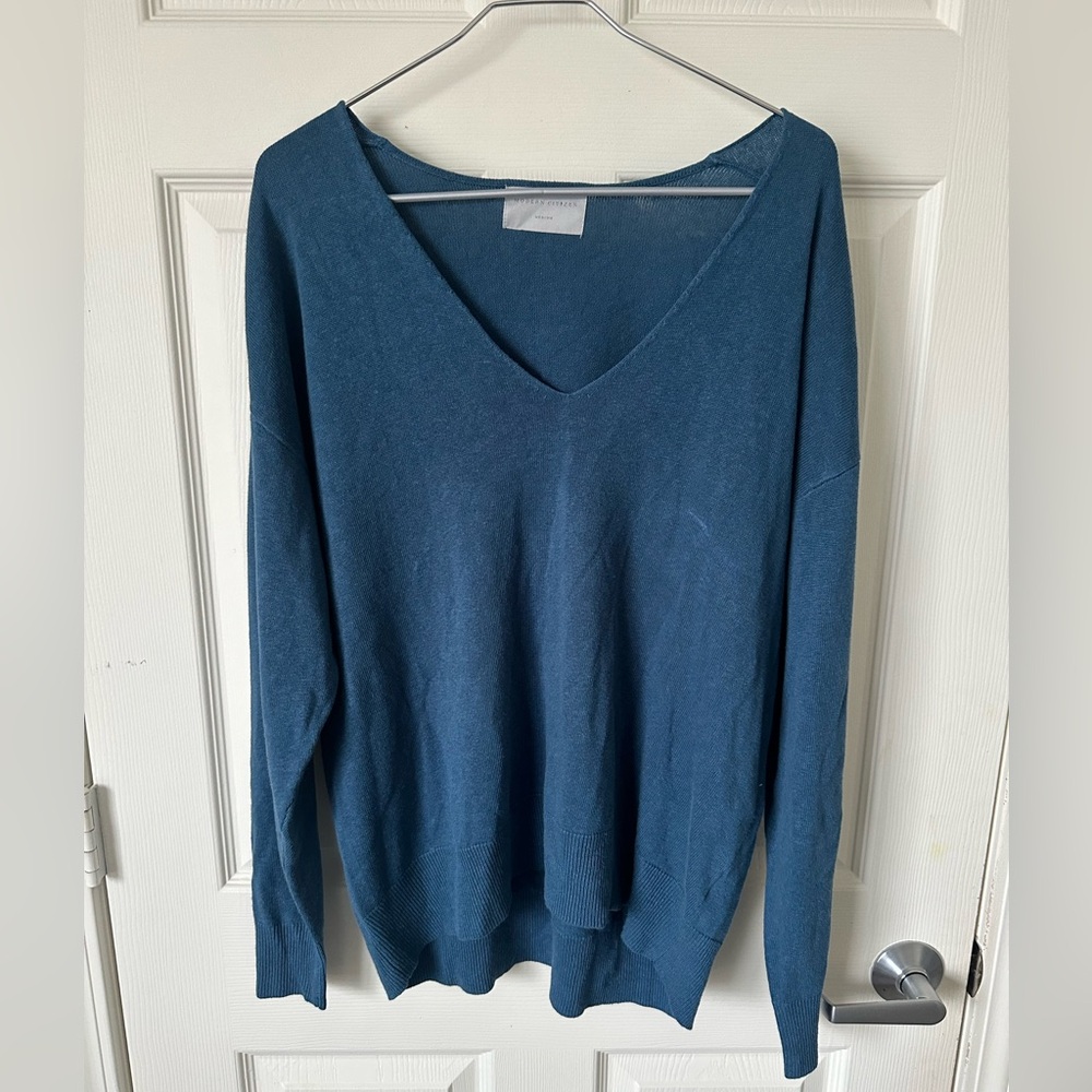 MODERN CITIZEN Women's V-Neck Sweater.